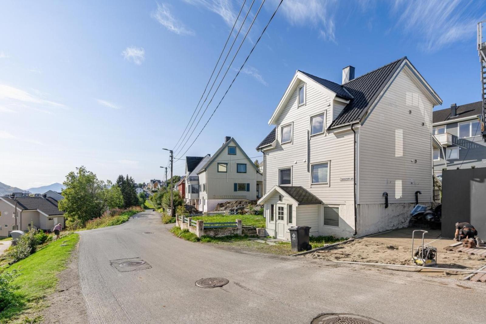 Room In Cozy Apartment 7 Min Walk From The City Center Tromsø Exteriör bild